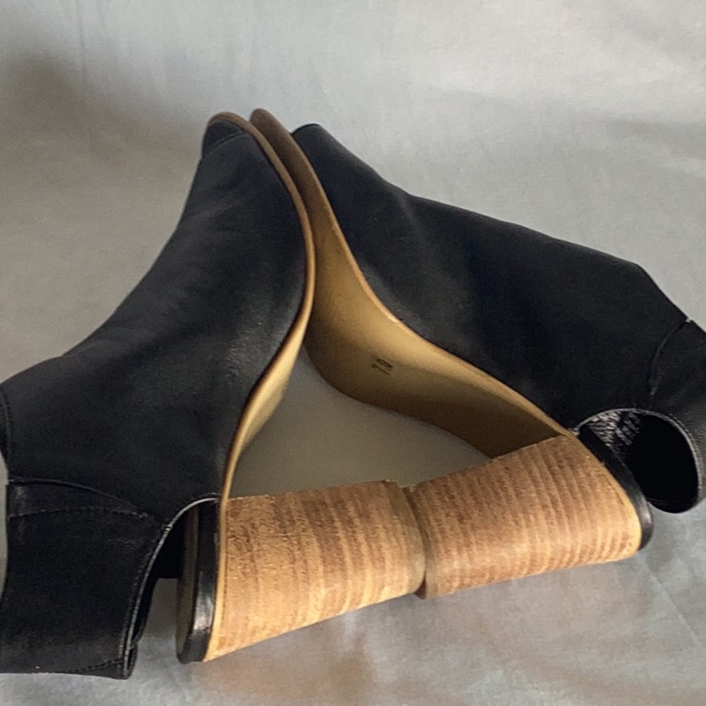 STEVE MADDEN - Picture 5 of 10